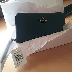 SOLD!!! Coach leather wristlet